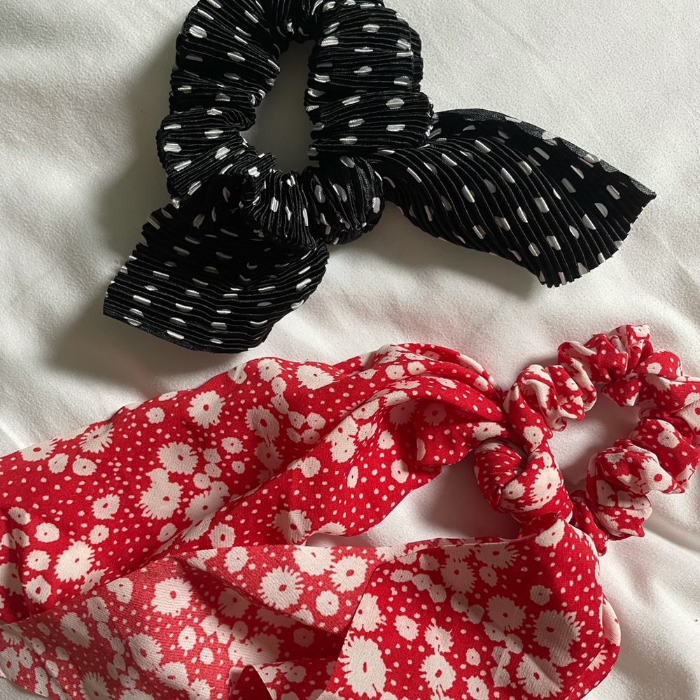 Scrunchie hair ties